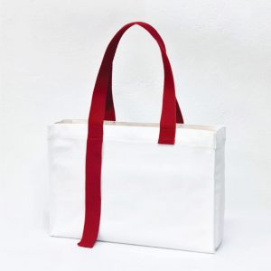 กระเป๋าผ้าทรงกล่อง สีขาวแดง